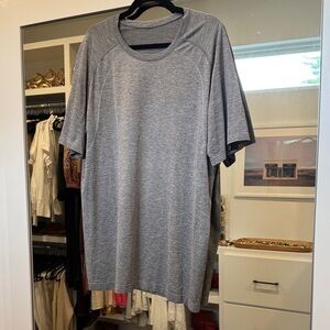 lululemon men’s tshirt
